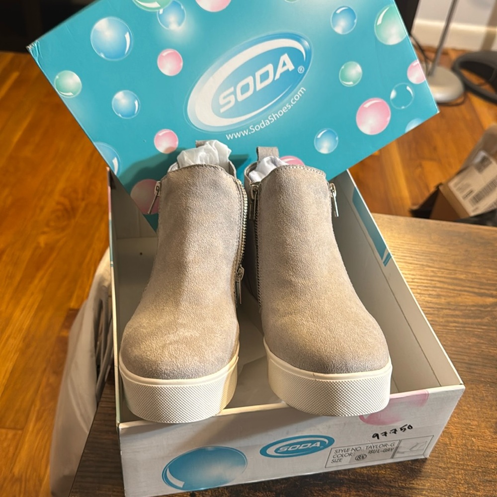 Soda Taylor-G Grey Wedge Sneakers NWT